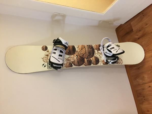 Snowboard GNU 162 cm s vznm Burton