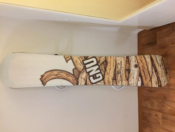 Snowboard GNU 162 cm s vznm Burton